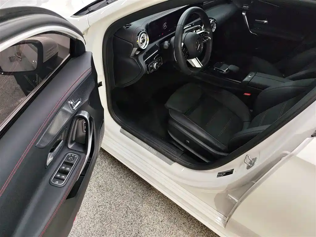 Mercedes-Benz A-Class 2024 A 200 L Fashion купить на сайте DeffCars