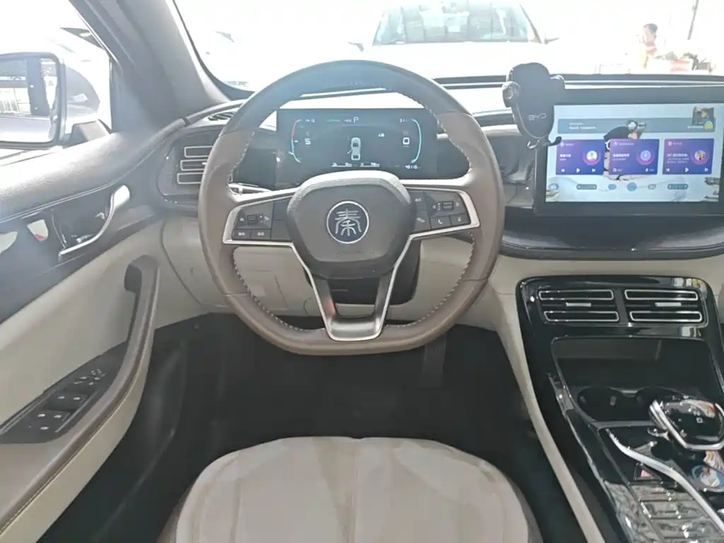 Qin PLUS 2024 Honor Edition DM-i 55KM Leading Model купить на сайте DeffCars