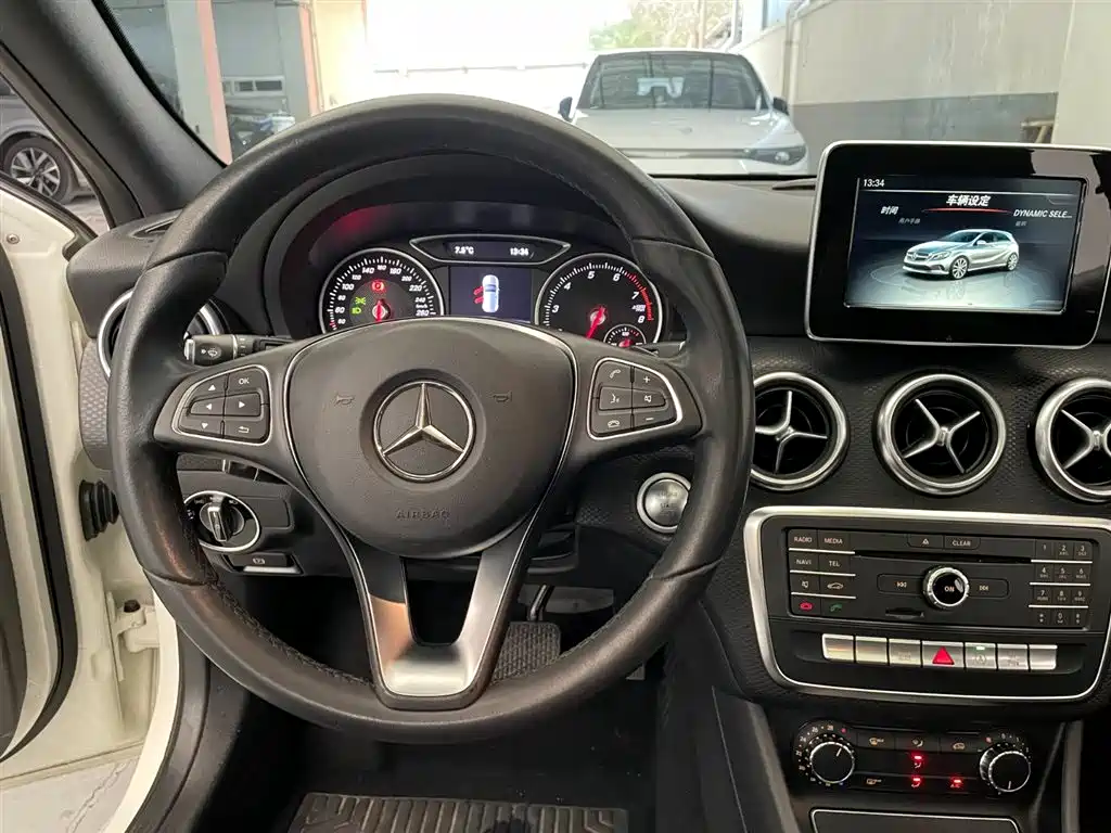 Mercedes-Benz A-Class (imported) 2016 A 200 Dynamic купить на сайте DeffCars