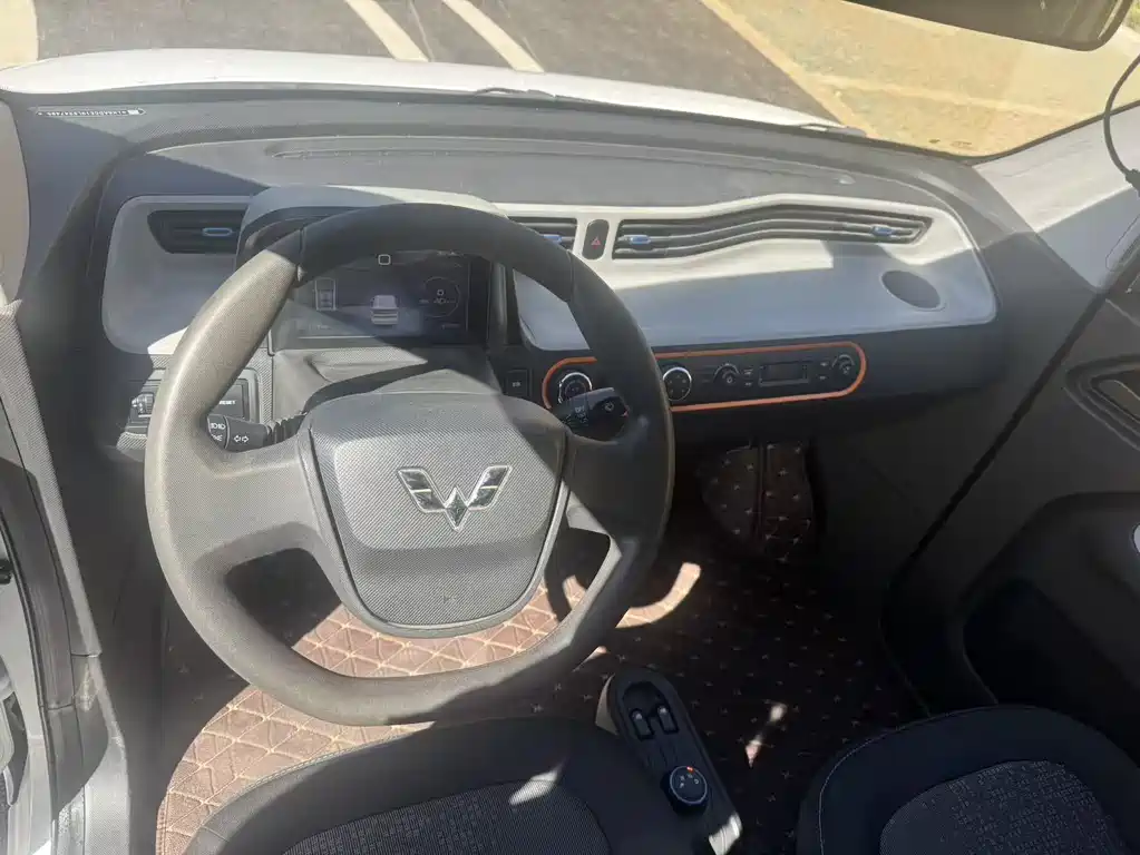 Hongguang MINIEV 2020 Yuexiang model lithium iron phosphate купить на сайте DeffCars