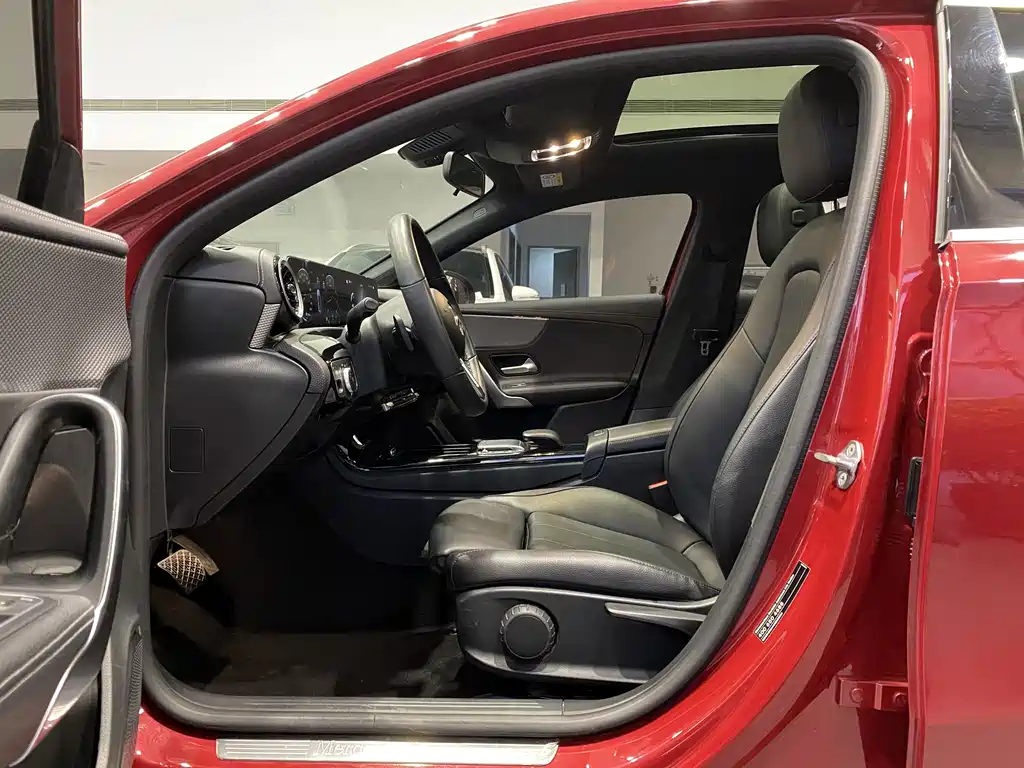Mercedes-Benz A-Class 2022 A 180 L купить на сайте DeffCars