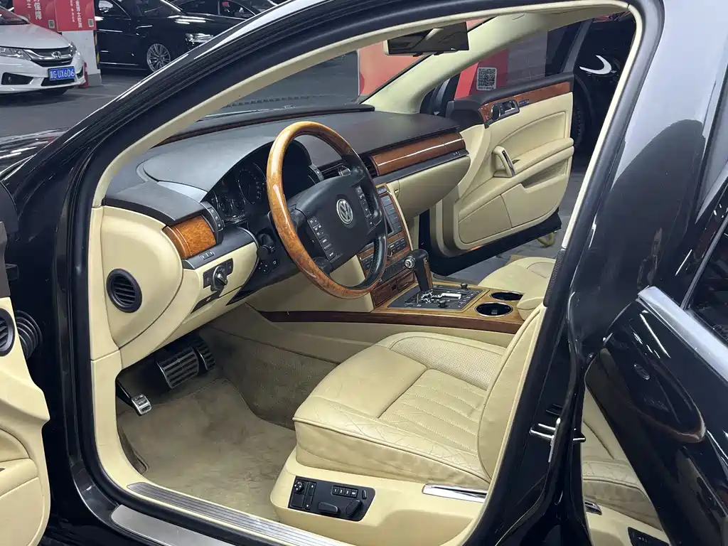 Phaeton 2007 3.2L V6 5-seat basic version купить на сайте DeffCars