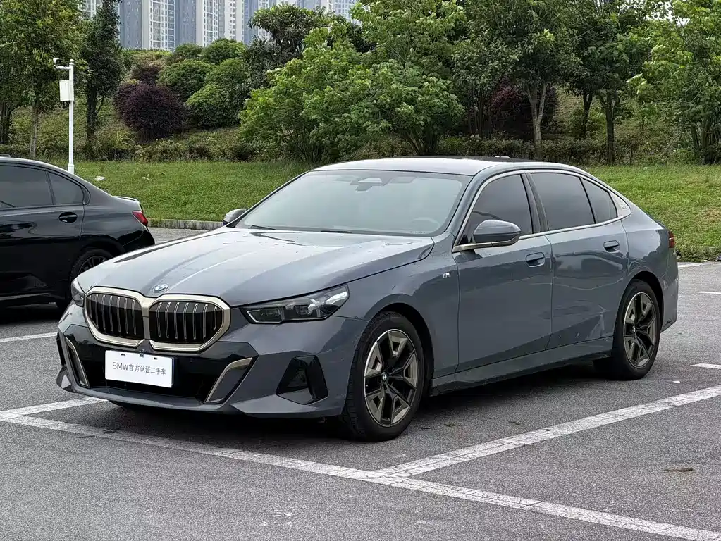 BMW 5 Series 2024 525Li M Sports Package купить на сайте DeffCars