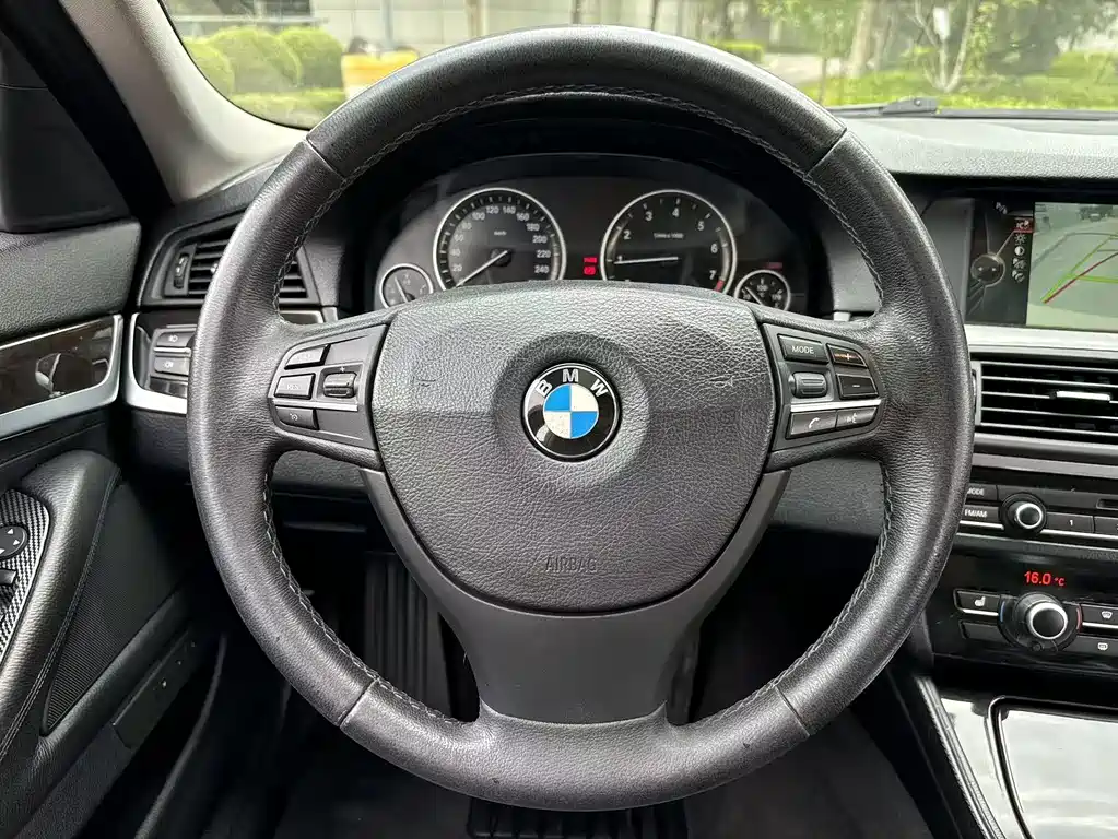BMW 5 Series 2013 525Li Luxury Model купить на сайте DeffCars