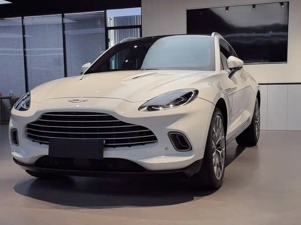 Aston Martin DBX 2023 4.0T V8 купить на сайте DeffCars