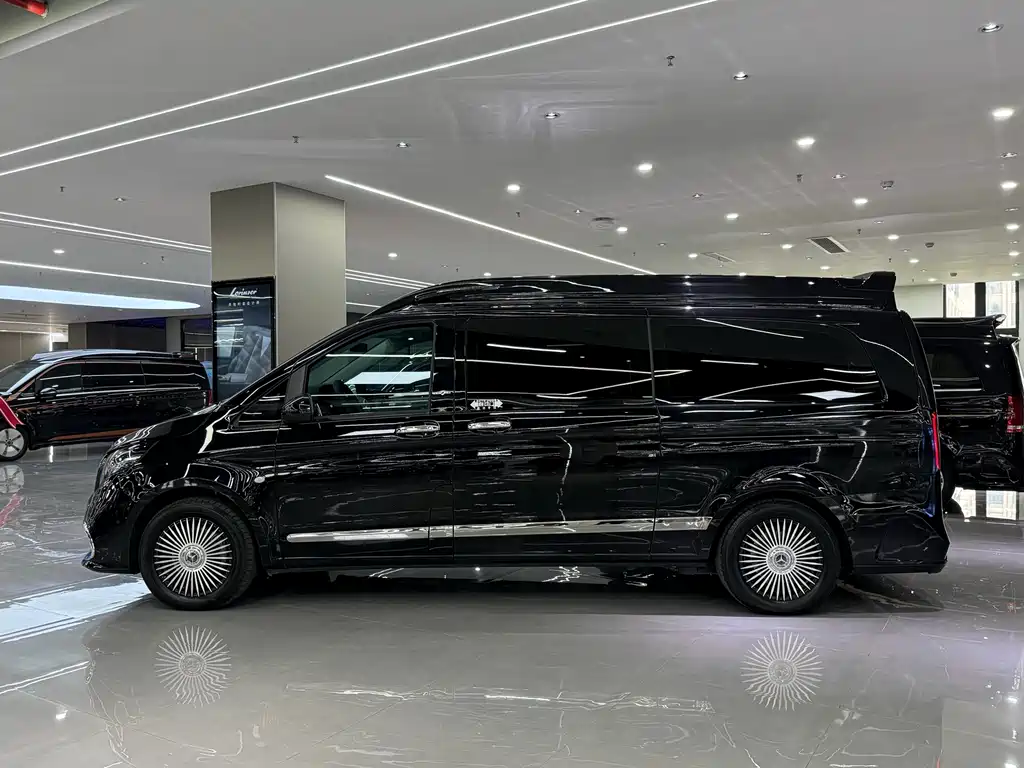 Vito 2023 2.0T Business Edition 7 seats купить на сайте DeffCars