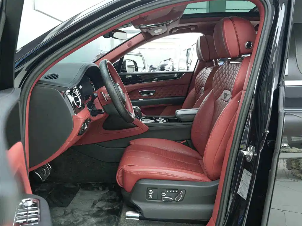 Bentayga 2022 4.0T V8 купить на сайте DeffCars