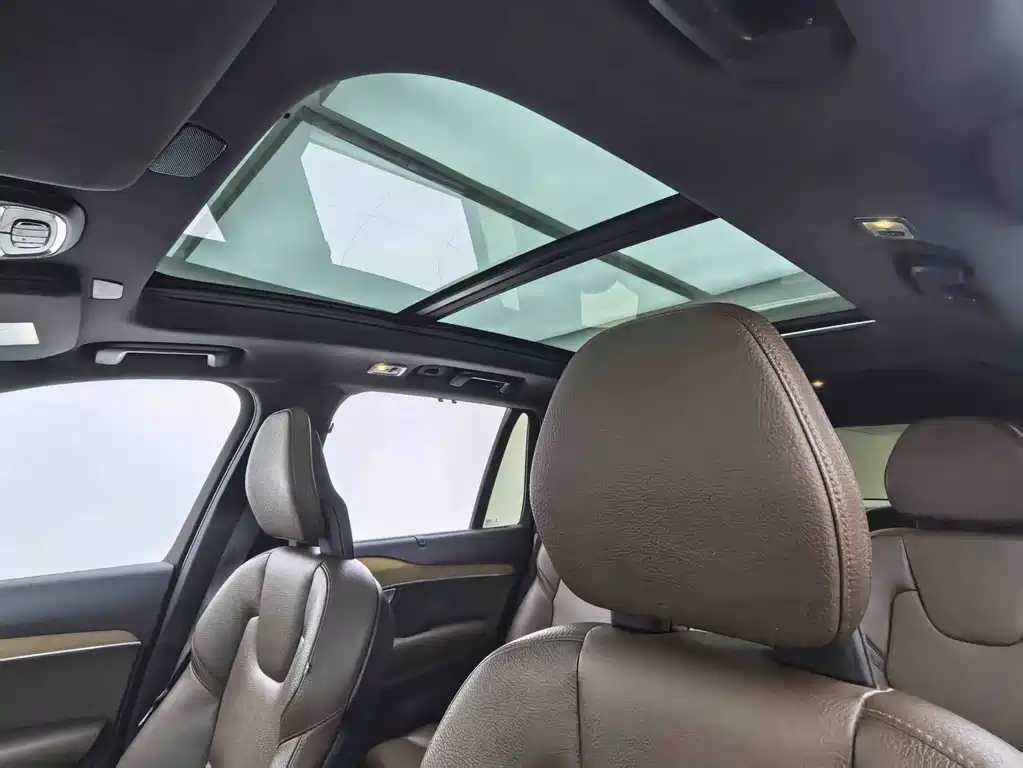 Volvo XC90 2021 B6 Zhiyi Deluxe Edition 7 seats купить на сайте DeffCars