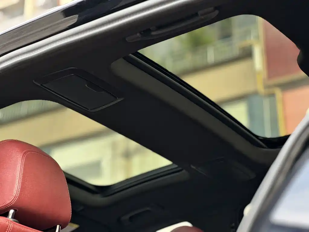 BMW 5 Series 2023 530Li Leading M Sports Package купить на сайте DeffCars