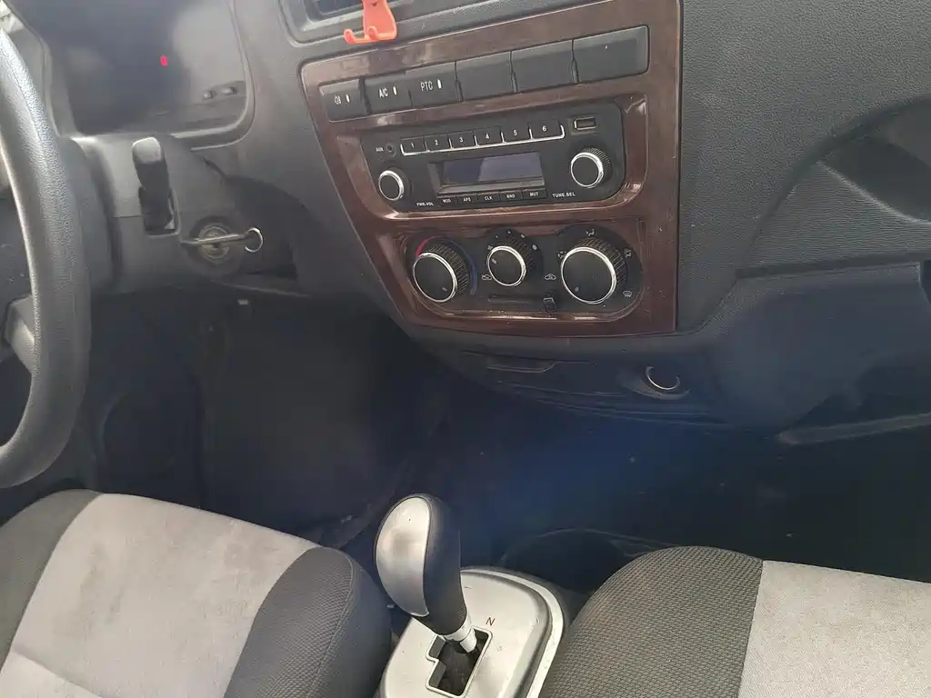 Changan Ruixing EM60 2021 pure electric van transporter 70kW купить на сайте DeffCars