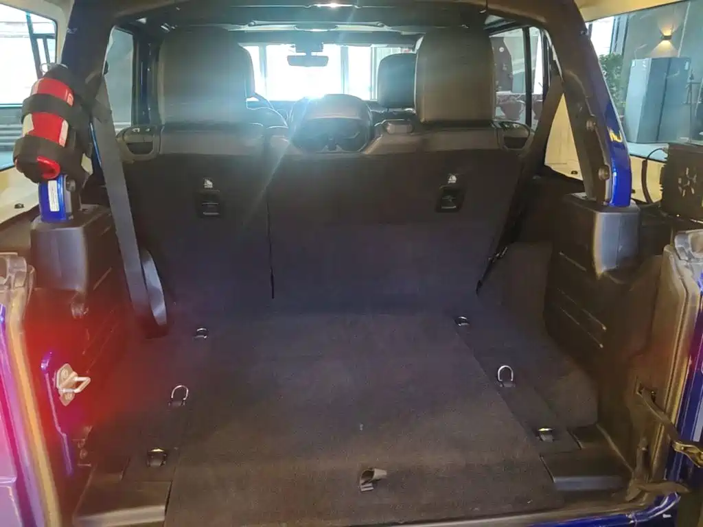 Wrangler 2018 2.0T Sahara four-door version купить на сайте DeffCars