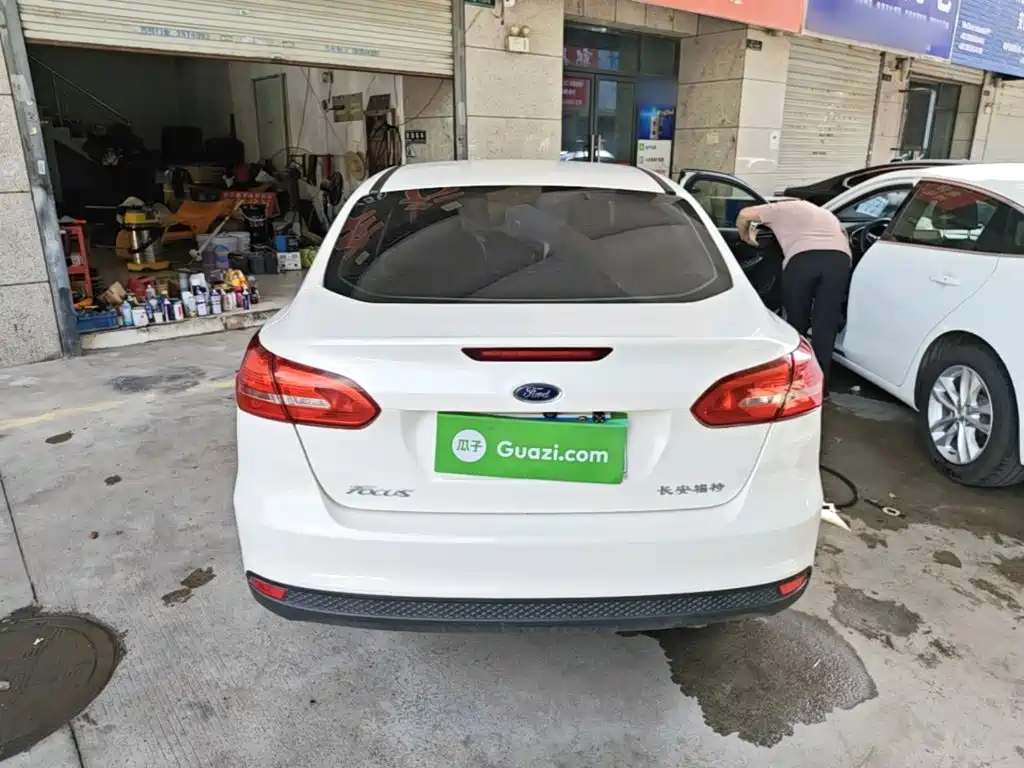 Focus 2017 Sedan 1.6L Automatic Comfort Smart Mobility Edition купить на сайте DeffCars