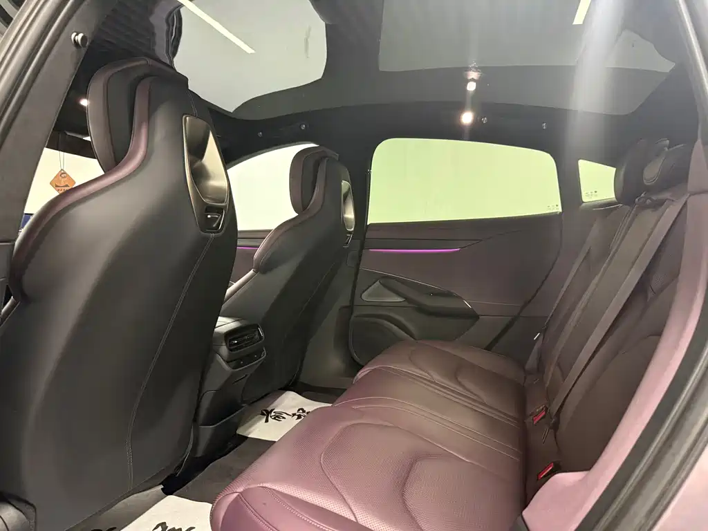 Xiaomi SU7 2024 four-wheel drive, ultra-long battery life, high-end smart driving Max version купить на сайте DeffCars