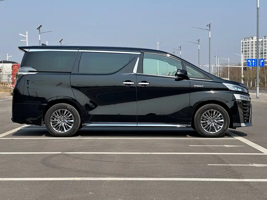 Wilfa 2021 Crown Dual Engine 2.5L HV Extreme Edition купить на сайте DeffCars