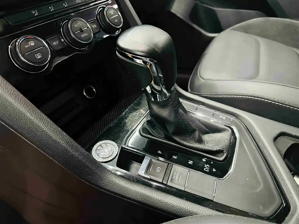 Tiguan L 2019 330TSI automatic two-wheel drive panoramic comfort version National VI купить на сайте DeffCars