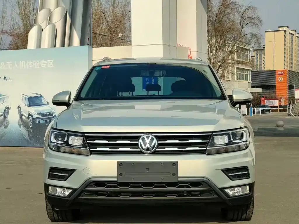 Tiguan L 2019 330TSI automatic two-wheel drive panoramic comfort version National VI купить на сайте DeffCars