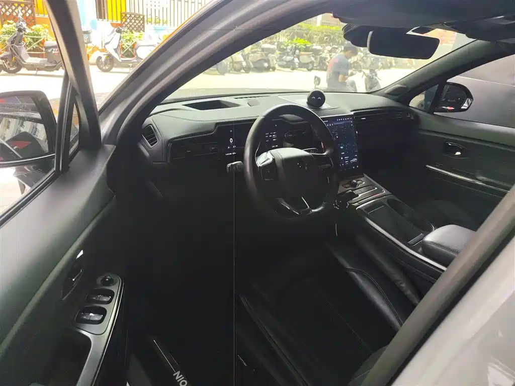 NIO ES6 2022 75kWh sports version купить на сайте DeffCars