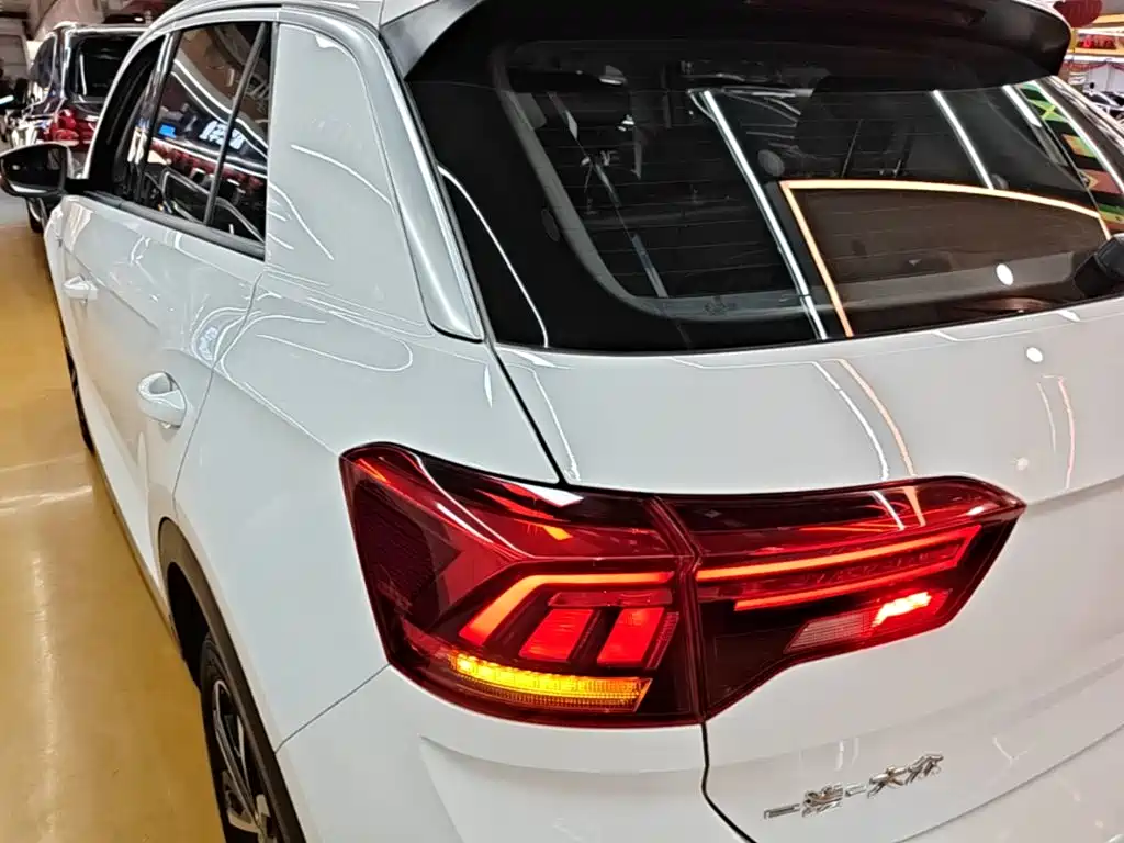 T-ROC 2021 model 280TSI DSG two-wheel drive Comfort Smart Connected Edition купить на сайте DeffCars