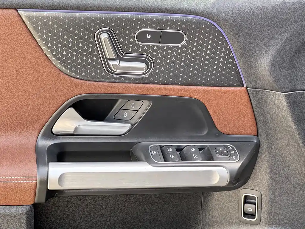 Mercedes-Benz GLB 2024 facelift GLB 220 fashion model купить на сайте DeffCars