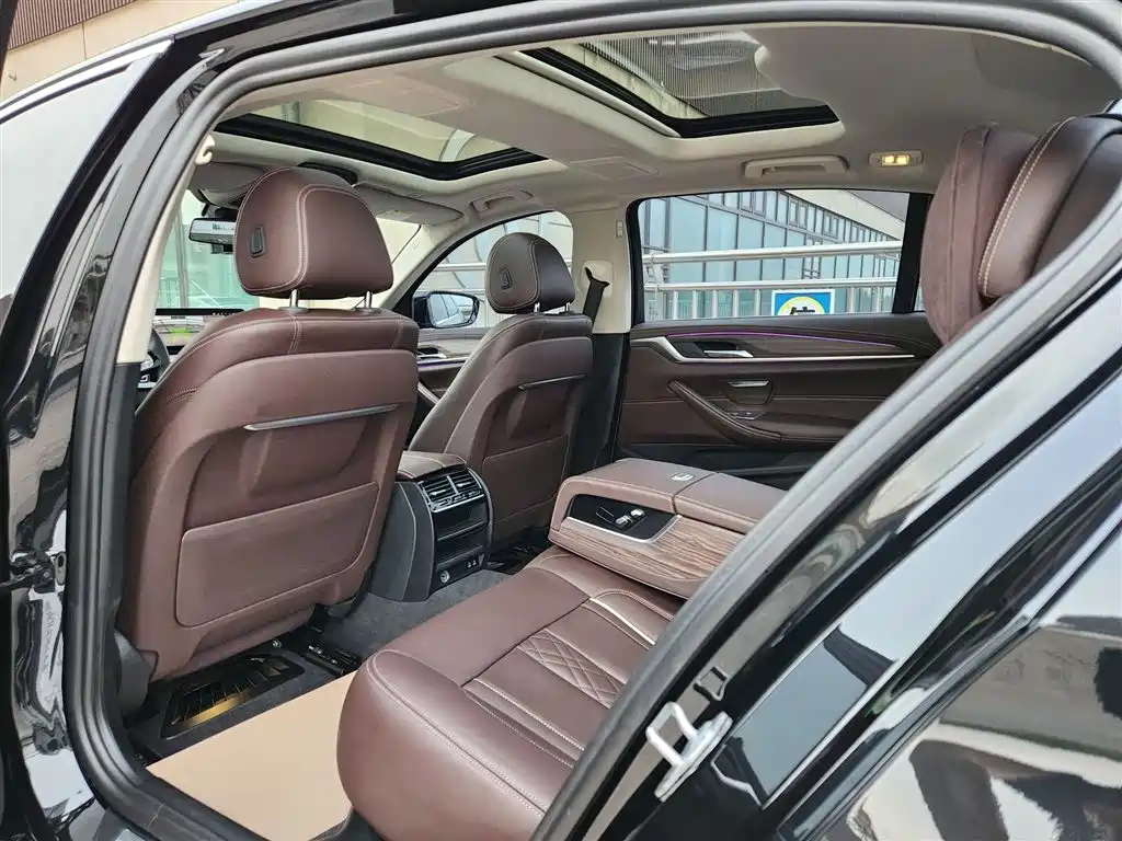 BMW 5 Series 2020 530Li Leading Luxury Package купить на сайте DeffCars