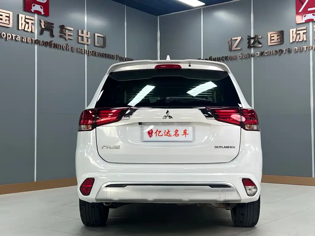 Outlander 2021 2.0L 2WD Enjoy Edition 7 seats купить на сайте DeffCars