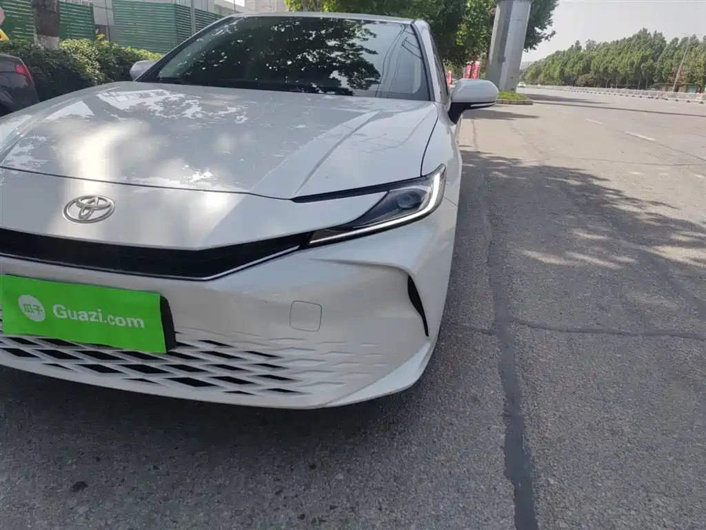 Camry 2024 Dual Engine 2.0HE Elite Edition купить на сайте DeffCars