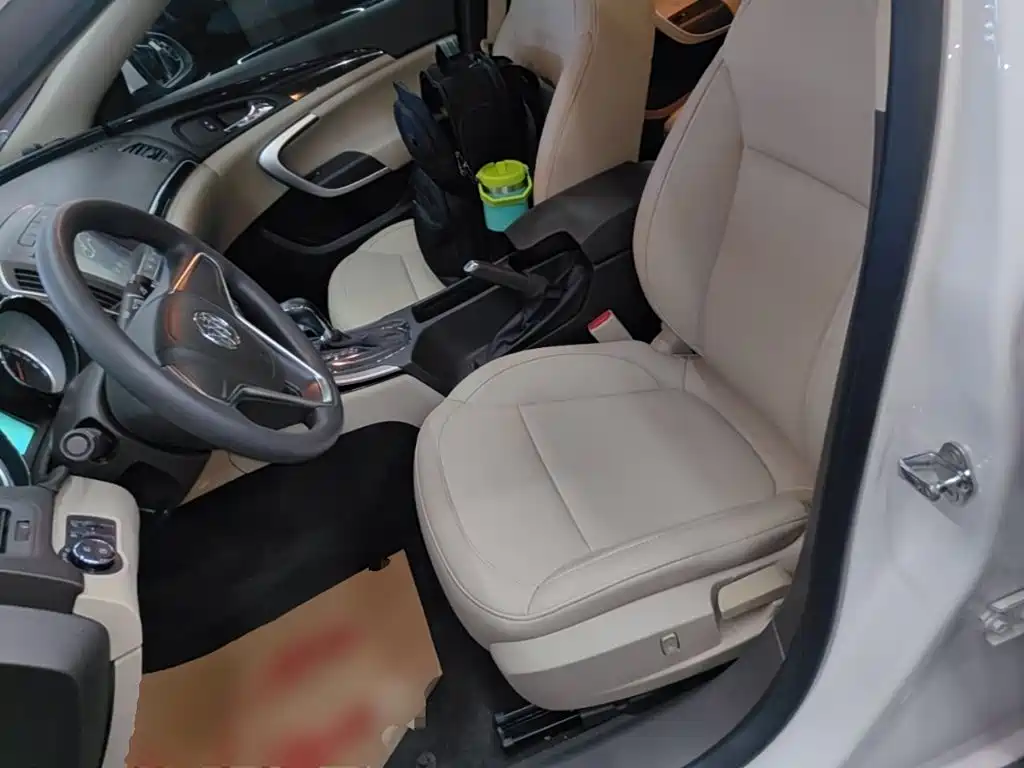 Regal 2015 2.0L Leading Fashion Edition купить на сайте DeffCars