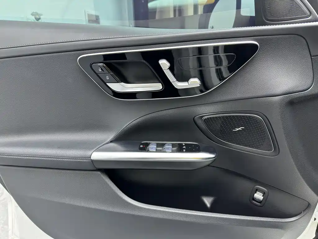 Mercedes-Benz C-Class 2024 facelift three C 260 L sports version купить на сайте DeffCars