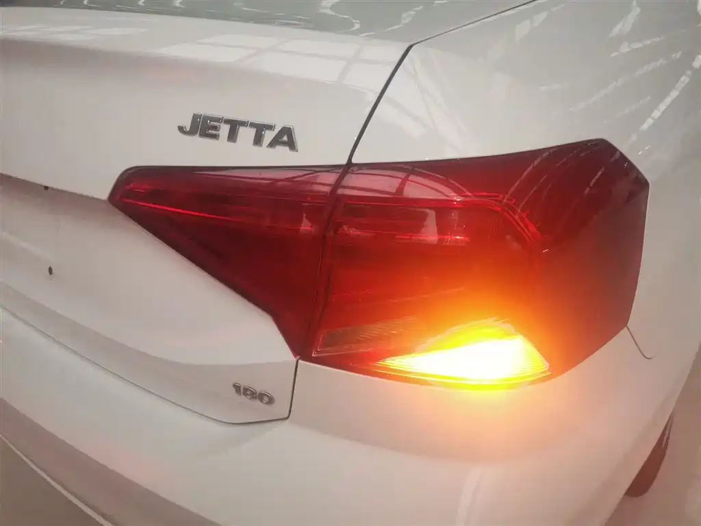 Jetta 2017 1.5L manual fashion model купить на сайте DeffCars
