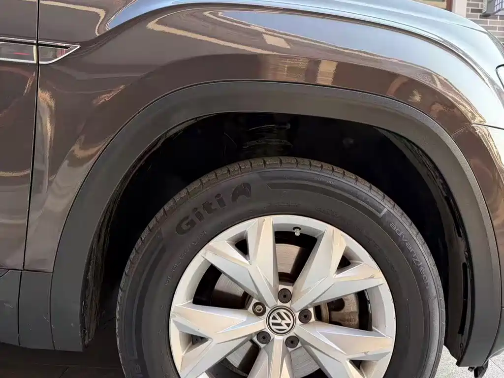 Touron 2019 380TSI four-wheel drive comfort version National VI купить на сайте DeffCars