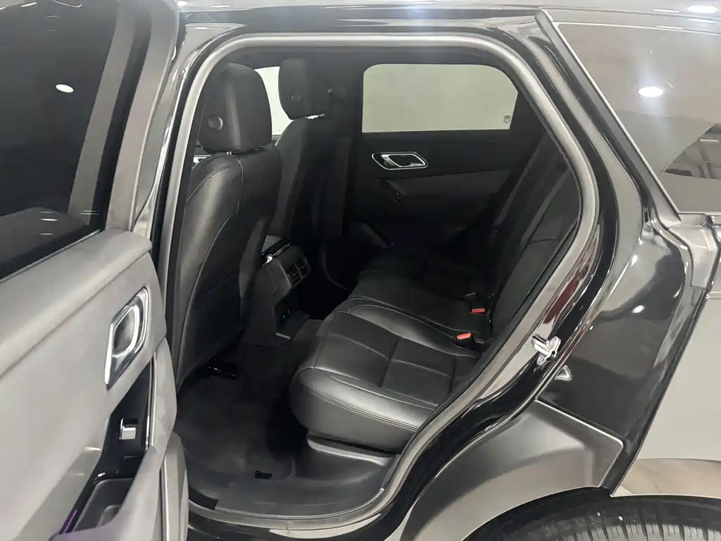 Range Rover Velar 2025 Dynamic SE купить на сайте DeffCars