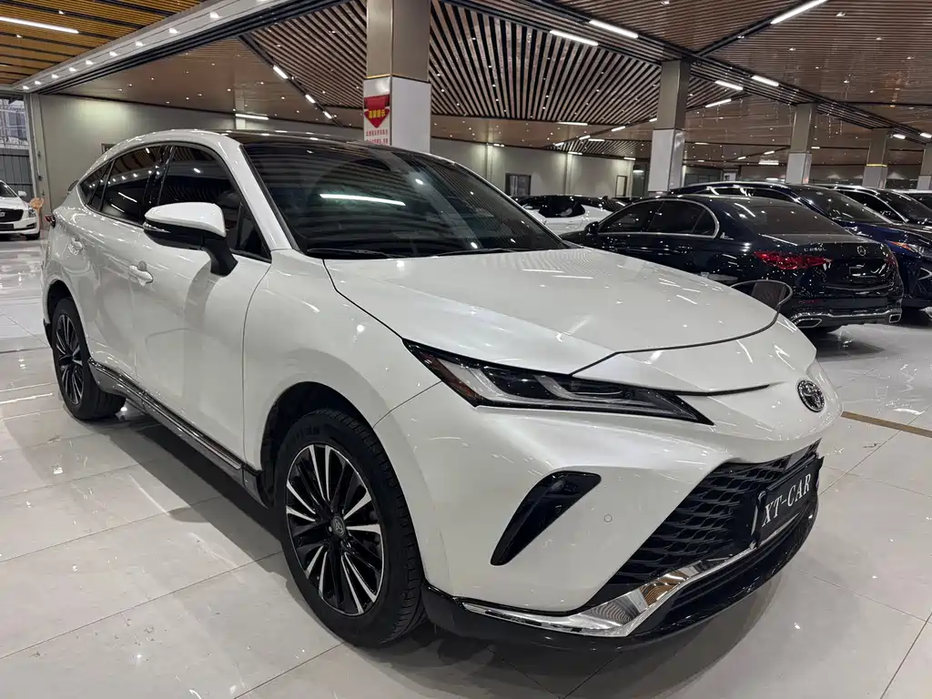 Vesa 2022 2.0L CVT two-wheel drive premium version купить на сайте DeffCars