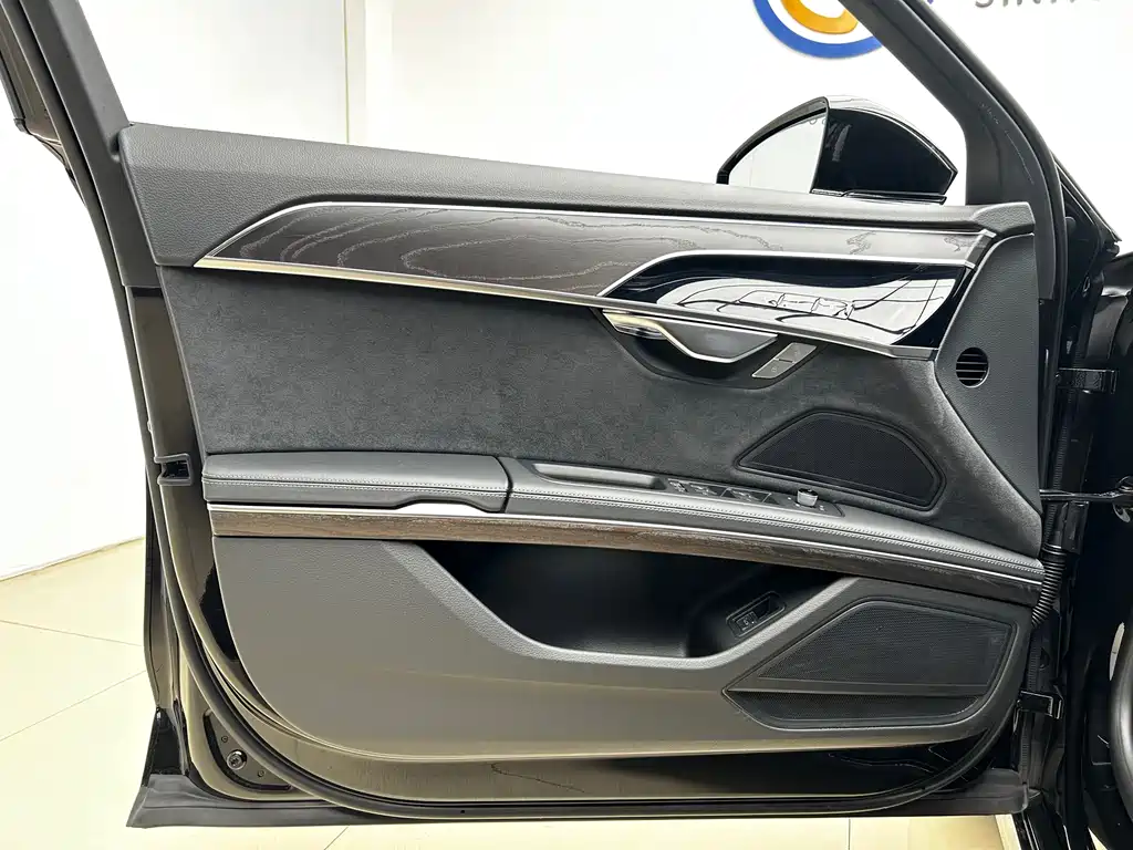 Audi A8 2023 A8L 50 TFSI quattro Premium Selection купить на сайте DeffCars