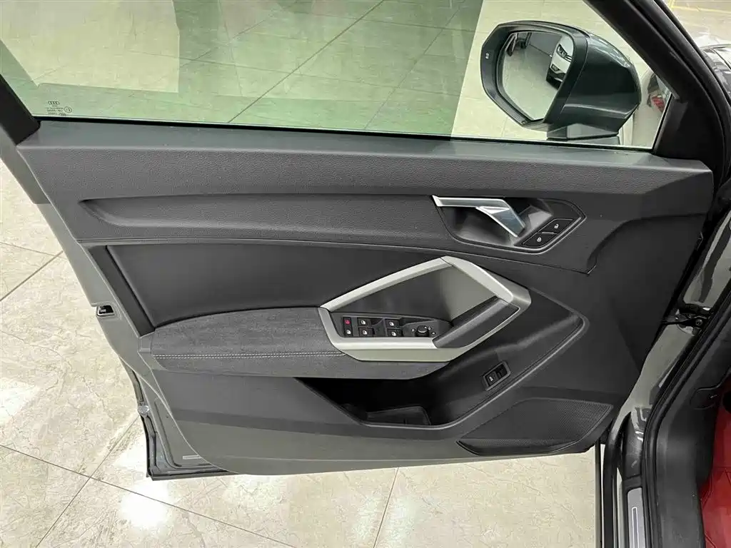Audi Q3 2022 35 TFSI Fashionable and Dynamic купить на сайте DeffCars