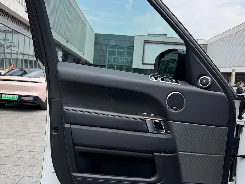 Range Rover Sport New Energy 2018 P400e купить на сайте DeffCars