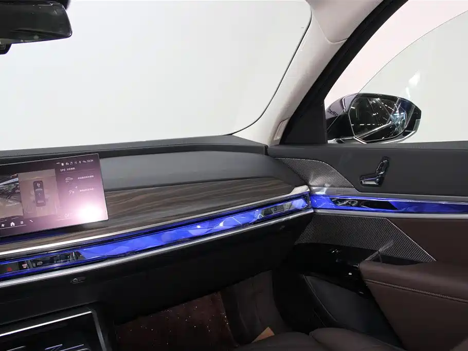 BMW 7 Series 2023 740Li Leading M Sports Package купить на сайте DeffCars