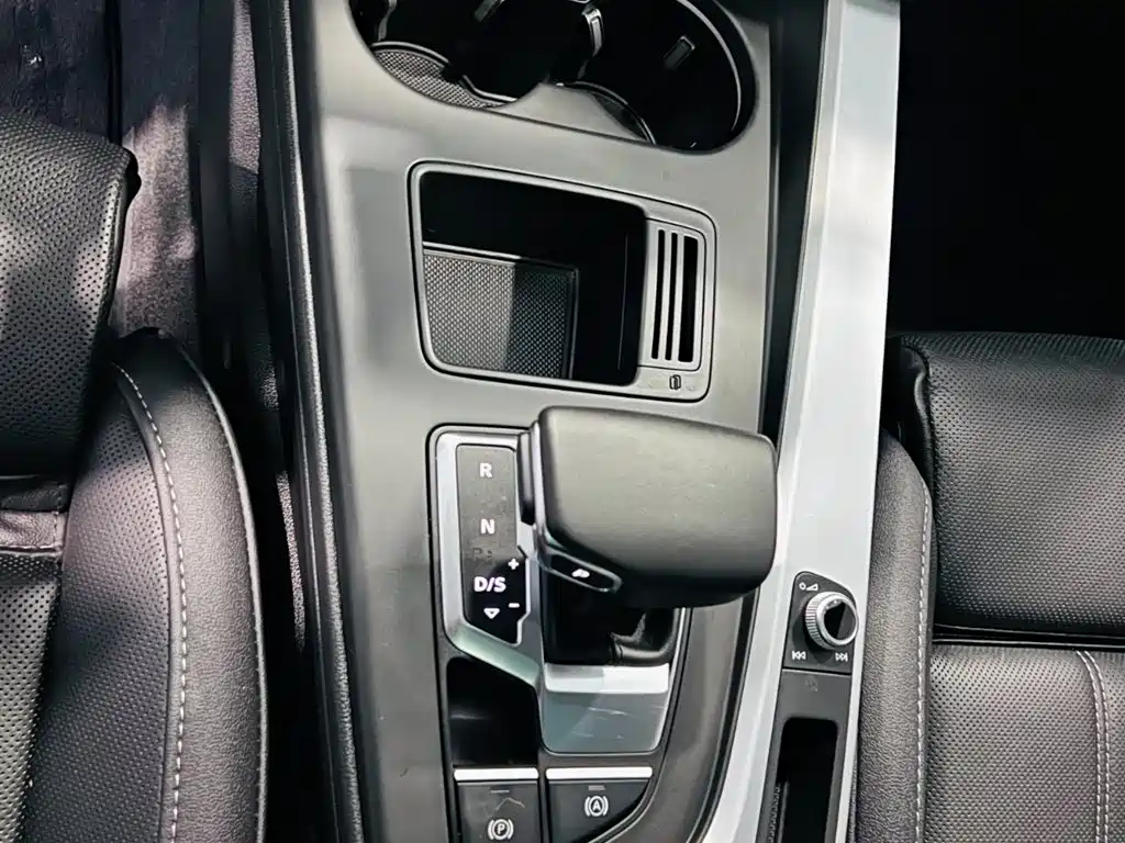 Audi A4L 2023 40 TFSI Fashionable and Dynamic купить на сайте DeffCars