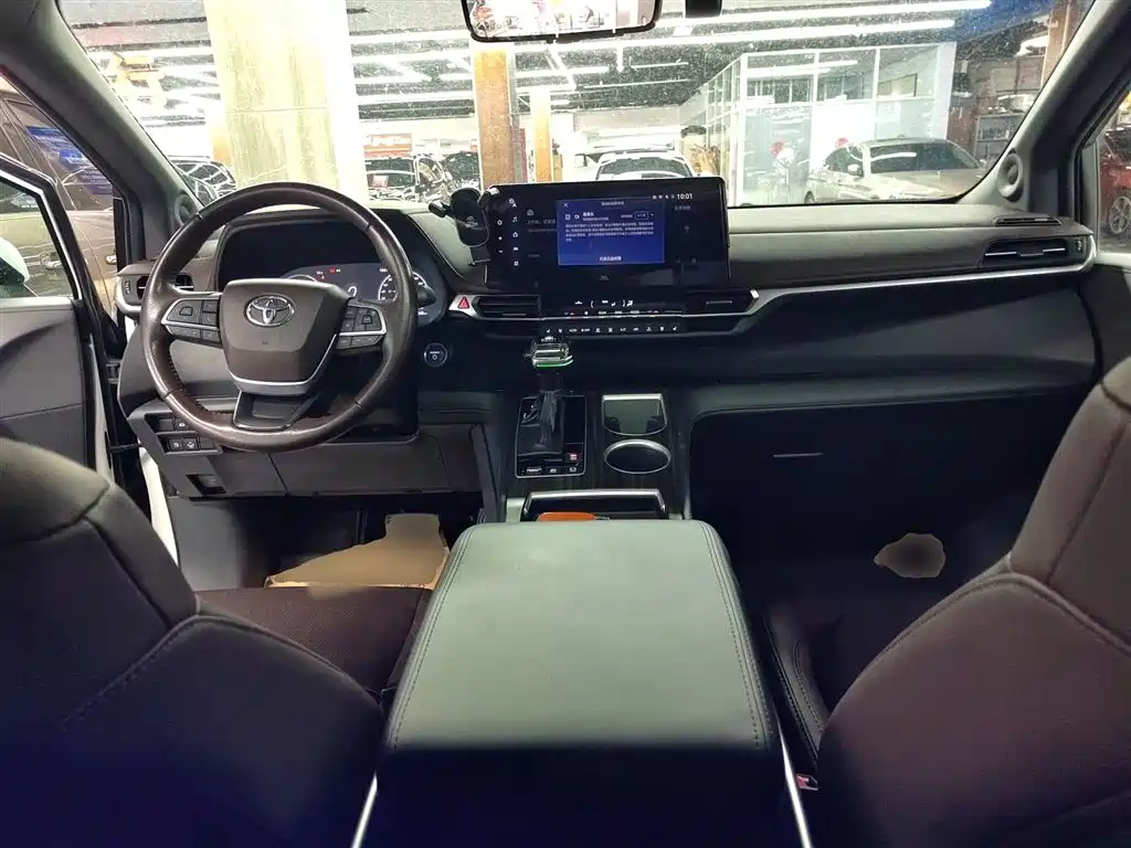 SIENNA 2023 2.5L Hybrid Platinum Edition купить на сайте DeffCars