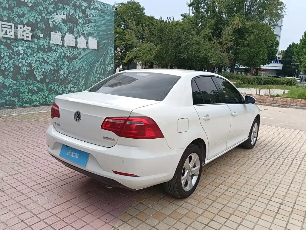 Bora 2014 1.6L Manual Comfort Edition купить на сайте DeffCars