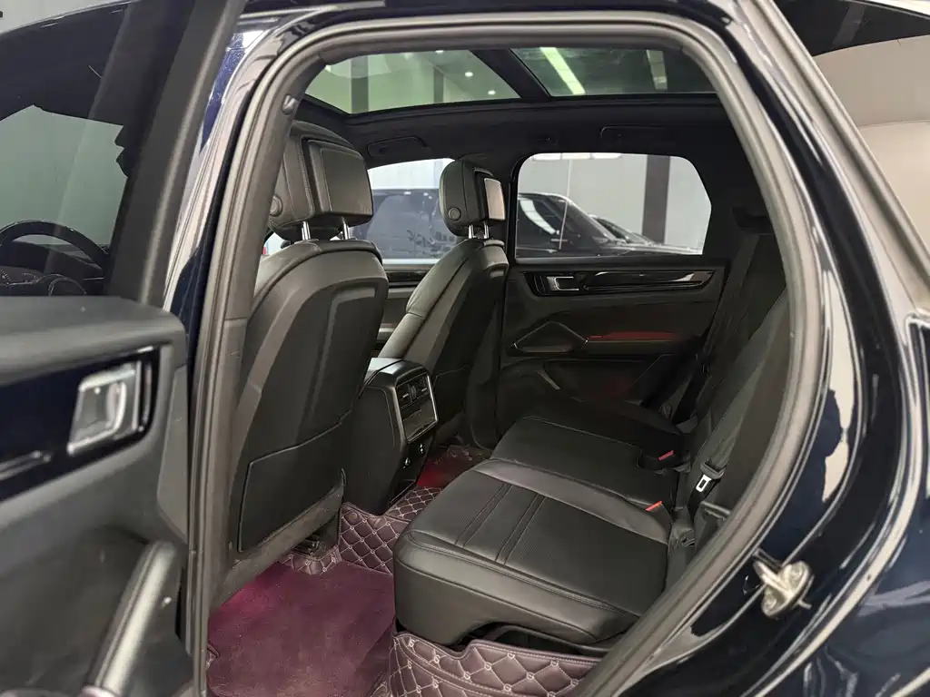 Cayenne New Energy 2020 Cayenne E-Hybrid 2.0T купить на сайте DeffCars