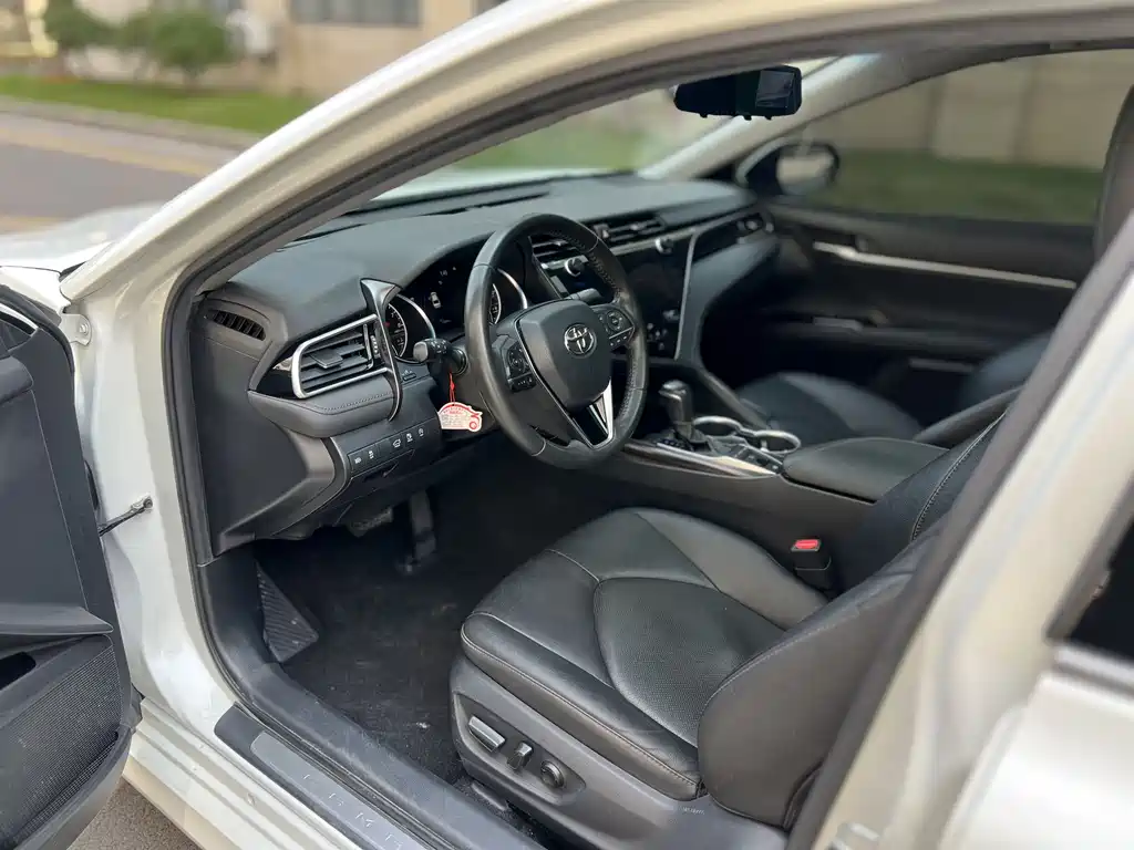 Camry 2019 2.5G Deluxe Edition National VI купить на сайте DeffCars