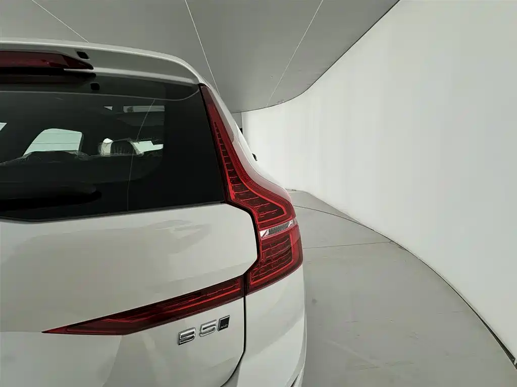 Volvo XC60 2024 B5 four-wheel drive Zhiyi Luxury Edition купить на сайте DeffCars