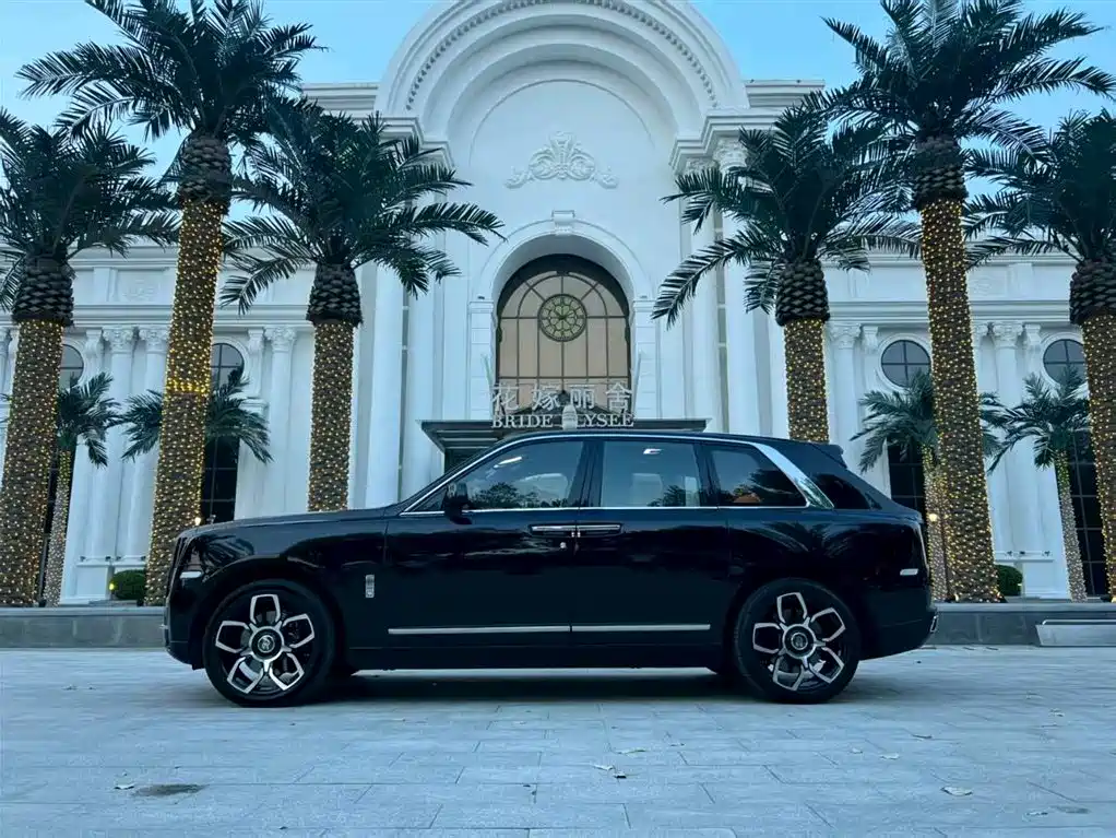 Cullinan 2020 Black Badge купить на сайте DeffCars
