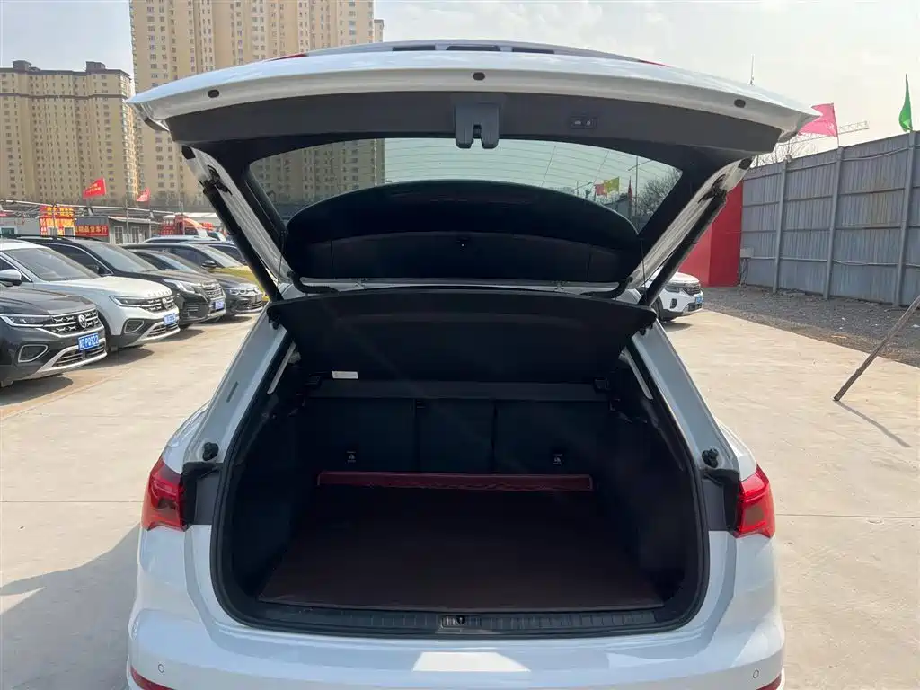 Audi Q3 2022 35 TFSI Fashionable and Dynamic купить на сайте DeffCars