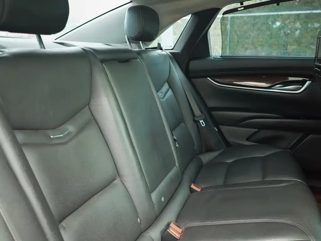 Cadillac XTS 2013 28T luxury model купить на сайте DeffCars