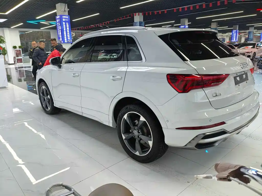 Audi Q3 2020 35 TFSI Fashionable and Dynamic купить на сайте DeffCars