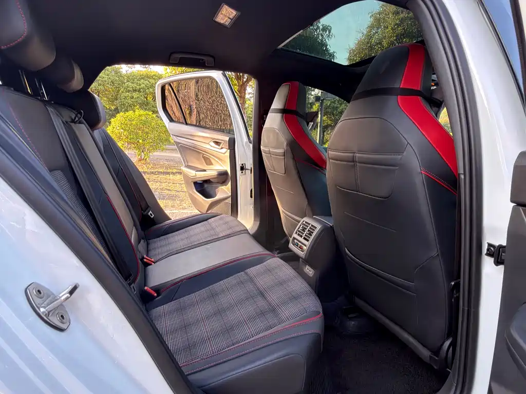 Golf GTI 2023 380TSI DSG GTI купить на сайте DeffCars