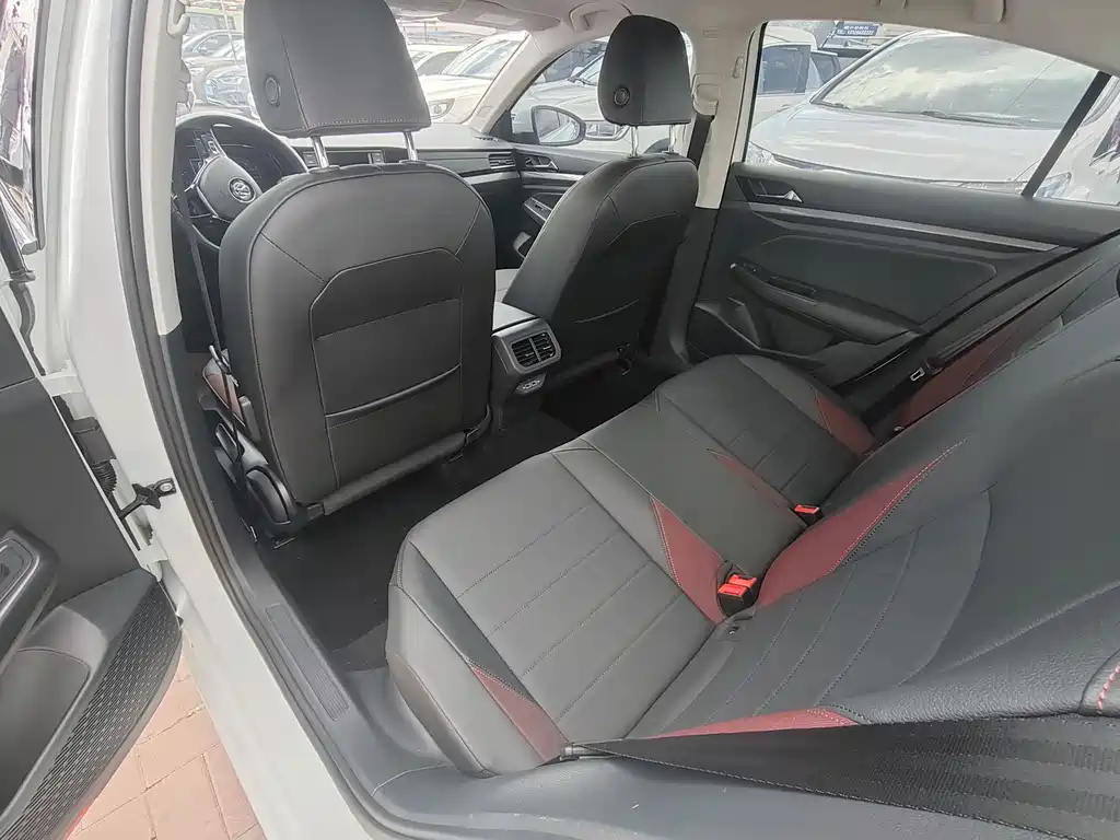 Bora 2020 1.5L automatic elite model купить на сайте DeffCars