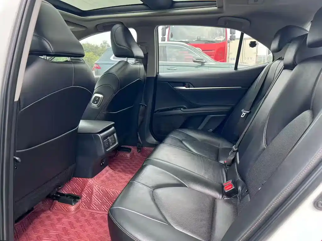 Camry 2018 2.5G Deluxe Edition купить на сайте DeffCars