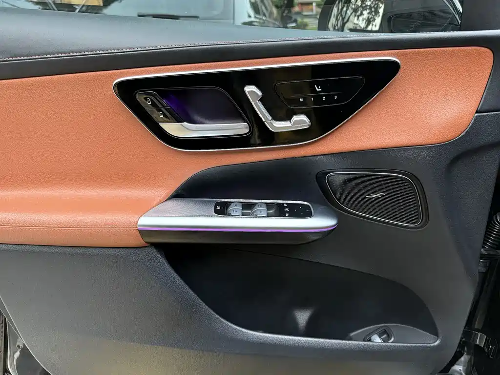 Mercedes-Benz GLC 2024 GLC 260 L 4MATIC luxury model 5 seats купить на сайте DeffCars